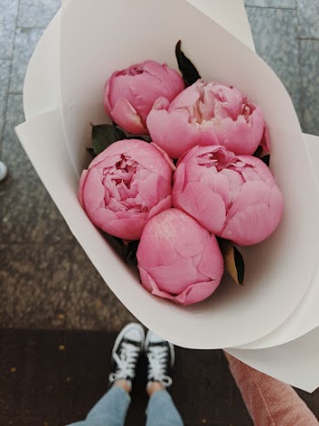 Four Pink Rose Flower Bouquet