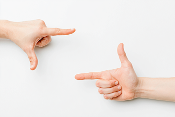 Framing Gesture with Human Hands