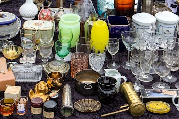 Free antique glassware in flea | Free Photo - rawpixel