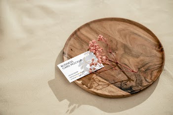 Free Business Card on Round Plate Mockup