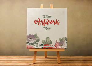 Free Canvas on Wooden Stand Mockup mace aritioork hore 