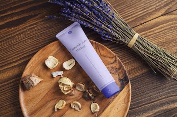 Free Cosmetic Tube with Lavender Mockup