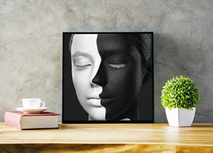 Free Delicate Photo Frame Mockup 