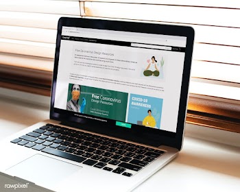 Free design resource website on a laptop screen | Free  photo - 2312605
