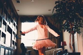 Free girl dancing in room | Free Photo - rawpixel