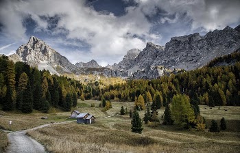 Free mountain view photo, public | Free Photo - rawpixel