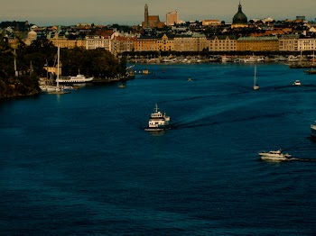 Free Photo of aerial, ship, skyline