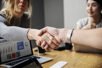 Free Photo of agreement, colleague, computer