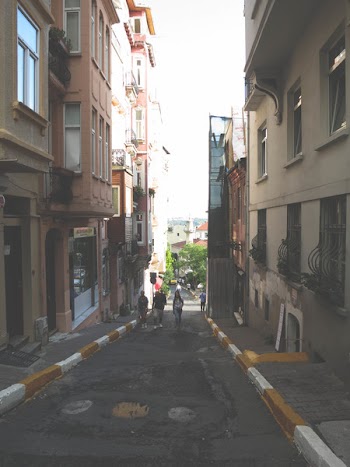 Free Photo of alley, streets, sidewalk