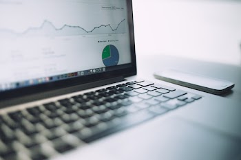 Free Photo of analytics, charts, traffic