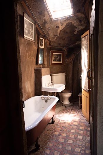 Free Photo of antique, bathroom, house
