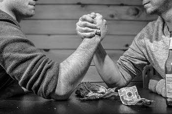 Free Photo of arm wrestling, money, bills