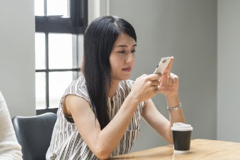 Free Photo of asian, beautiful, cellphone