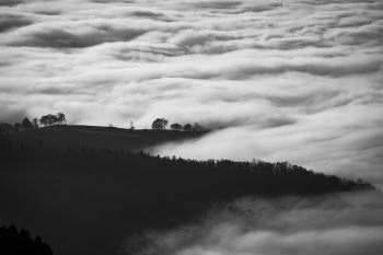 Free Photo of black and white, sky, clouds