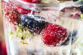 Free Photo of blueberry, closeup, cold water