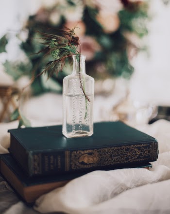 Free Photo of books, cloth, glass