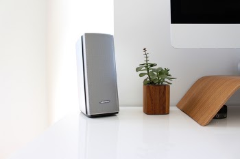Free Photo of bose, speaker, workspace