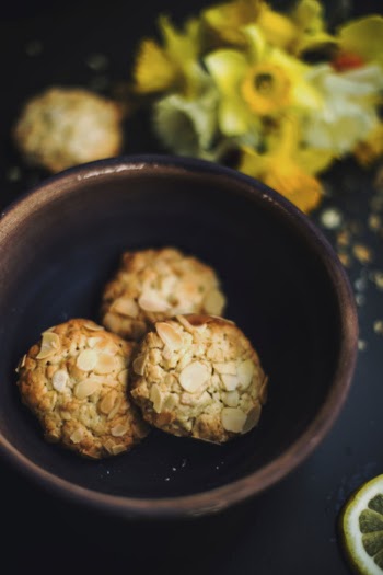 Free Photo of bowl, almonds, sweet