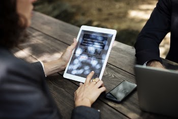 Free Photo of brainstorming, business, cafe
