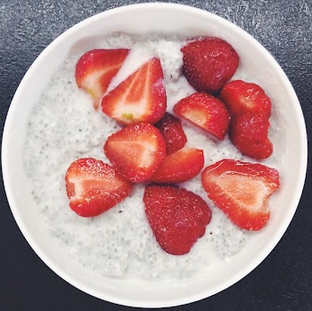 Free Photo of breakfast, chia seeds, chia pudding