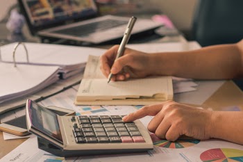 Free Photo of calculator, calendar, data
