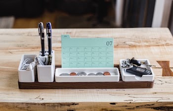 Free Photo of calendar, display, pens