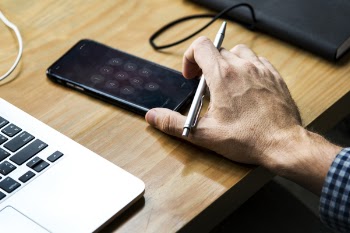 Free Photo of cellphone, communication, community