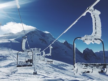 Free Photo of chairlift, skiing, snowboarding