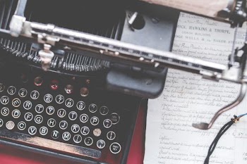 Free Photo of closeup, letter, typewriter
