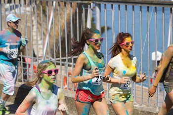 Free Photo of color run, rainbow run, running
