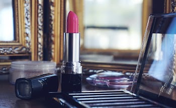 Free Photo of cosmetics, make-up, lipstick