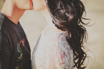 Free Photo of couple, kissing, love