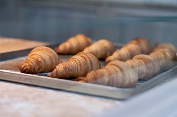 Free Photo of croissant, bread, display