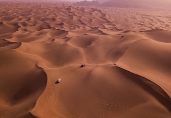 Free Photo of Desert, Dubai, cars