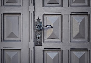 Free Photo of door, handle, keyhole
