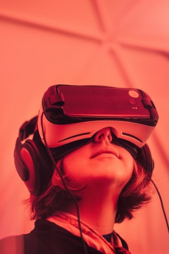 Free Photo of eyewear, virtual, reality
