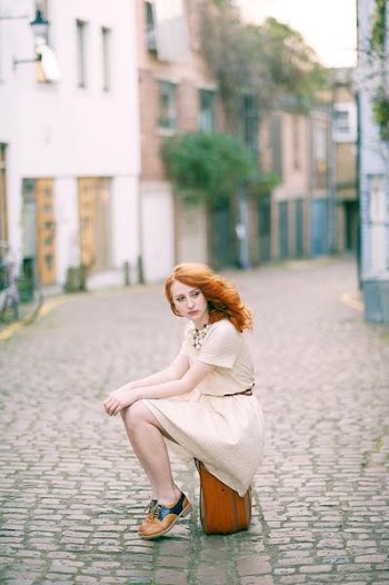 Free Photo of fashion, model, sitting