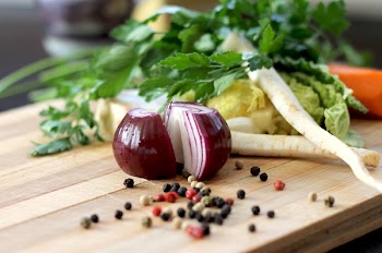 Free Photo of food, cutting board, red onion