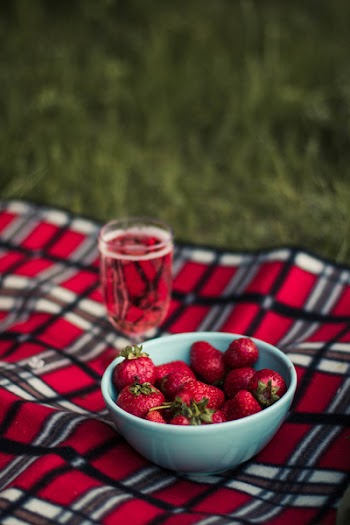 Free Photo of food, fruits, strawberries