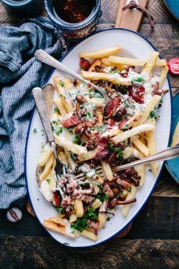 Free Photo of french fries, plate, toppings