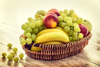 Free Photo of fruit, basket, table