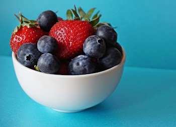 Free Photo of fruit, bowl, strawberries
