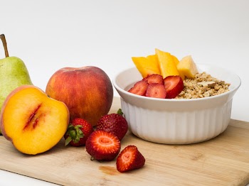 Free Photo of fruits, peach, pear