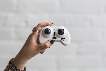 Free Photo of game, controller, hand
