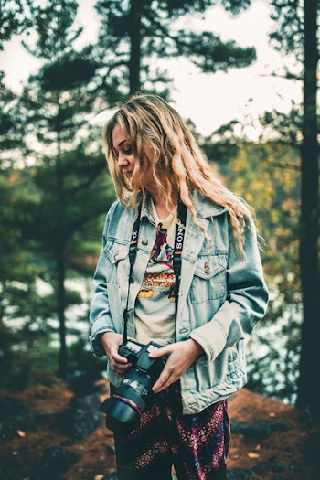 Free Photo of girl, blonde, photographer