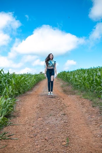 Free Photo of girl, jumping, field