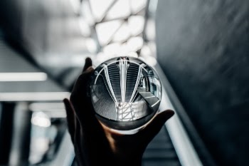 Free Photo of glass, escalator, bokeh