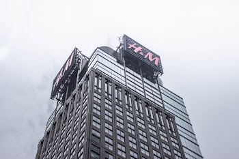 Free Photo of H&amp;M, building, tower