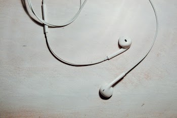 Free Photo of headphones, earbuds, audio