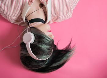 Free Photo of headphones, people, woman